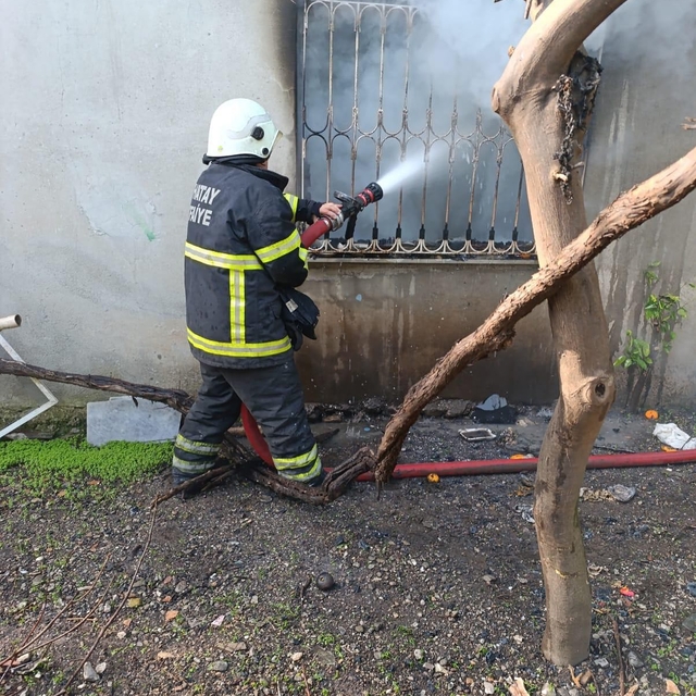 Hatay'da evde çıkan yangın söndürüldü