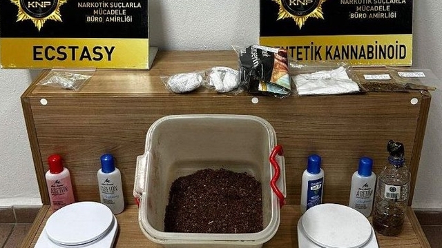 Kocaeli'de uyuşturucu operasyonunda yakalanan 3 zanlı tutuklandı