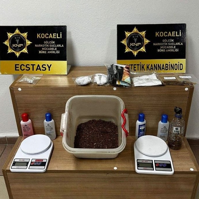 Kocaeli'de uyuşturucu operasyonunda yakalanan 3 zanlı tutuklandı