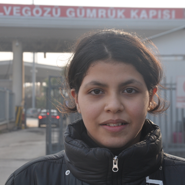 Ülkesine giden Suriyeli 12 yaşındaki Rimes: Arkadaşlarımdan ayrıldığım için...