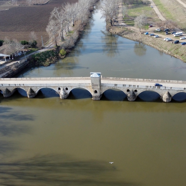 Edirne'de kuruma noktasına gelen nehirlerin debileri 3 kat arttı