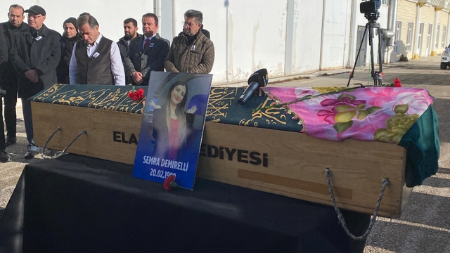 Erkek arkadaşının öldürdüğü muhabir Semra, son yolculuğuna uğurlandı
