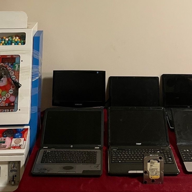 Gaziantep'te iki iş yerinde 16 kumar makinesi ele geçirildi