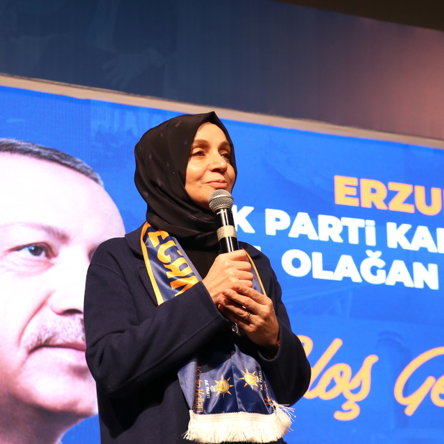 AK Parti'li Usta, Erzurum'da partisinin Kadın Kolları 7. Olağan Kongresi'nd...