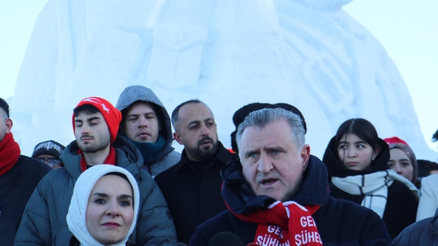 Sarıkamış Şehitleri anısına yapılan 'Kardan Heykeller Sergisi' izlenime açıldı
