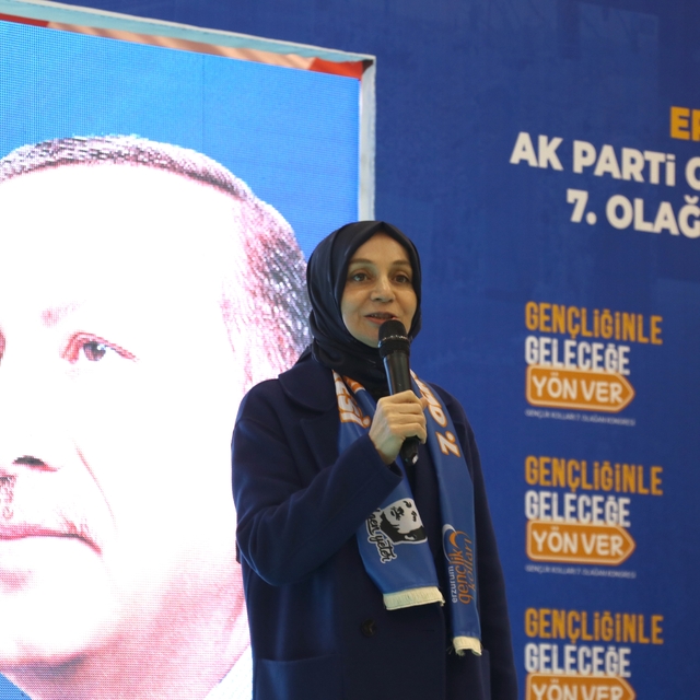 AK Parti'li Usta, Erzurum'da partisinin İl Gençlik Kolları 7. Olağan Kongre...