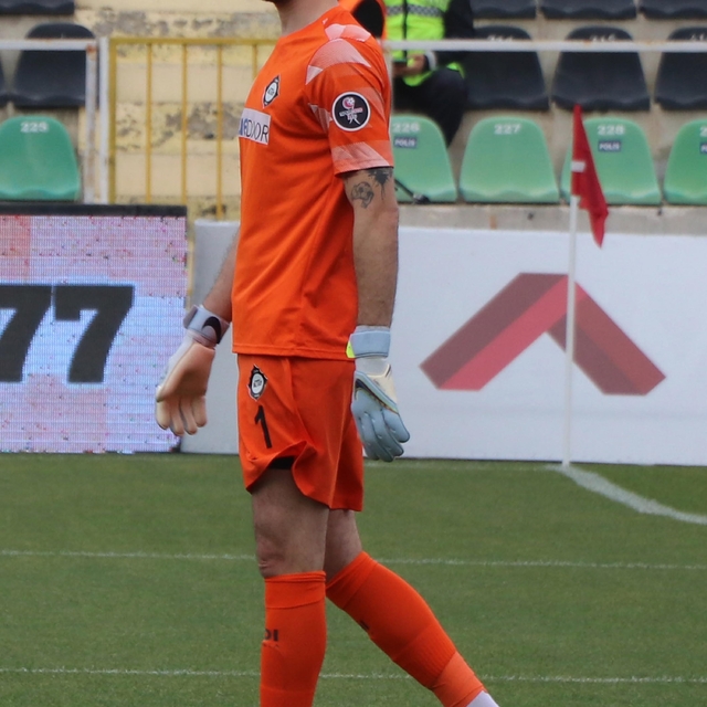 Altay'da kaleci Ozan'a geri dönmesi için çağrı