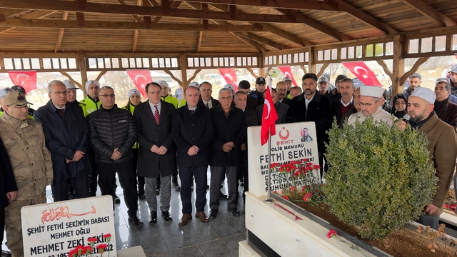 Şehit Fethi Sekin, Elazığ'da mezarı başında anıldı