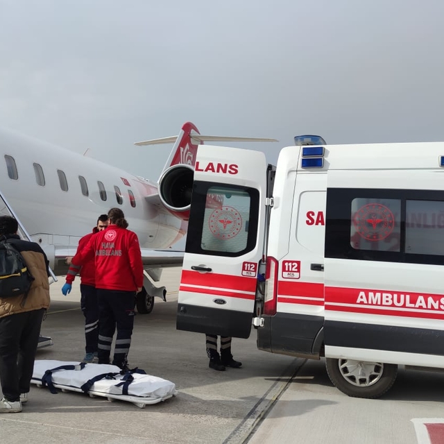 Ambulans uçak 6 yaşındaki hasta çocuk için havalandı