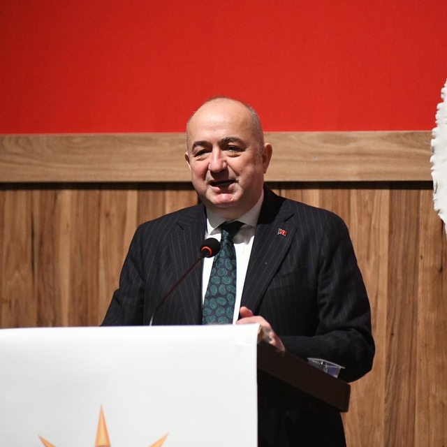 AK Parti Çanakkale Milletvekili Gider, AK Parti Biga 8. Olağan Kongresi'nde...