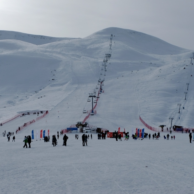 Hesarek Kayak Merkezi'nde sezon açıldı