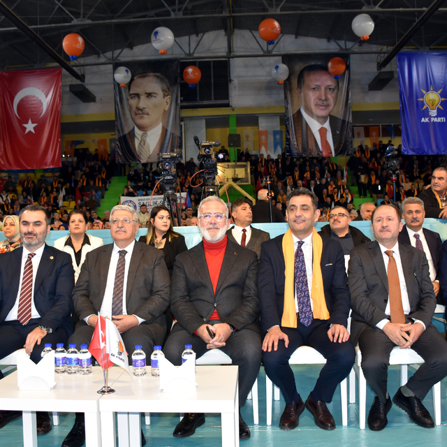 AK Parti Genel Başkan Yardımcısı Demiröz, partisinin Kırıkkale İl Kongresi'...