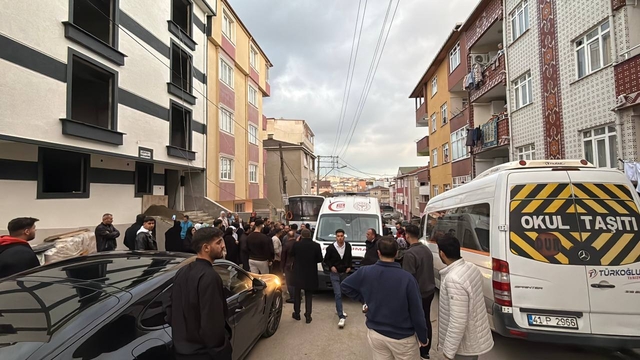 Kocaeli'de inşaattan düşen kişi yaralandı