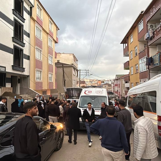 Kocaeli'de inşaattan düşen kişi yaralandı