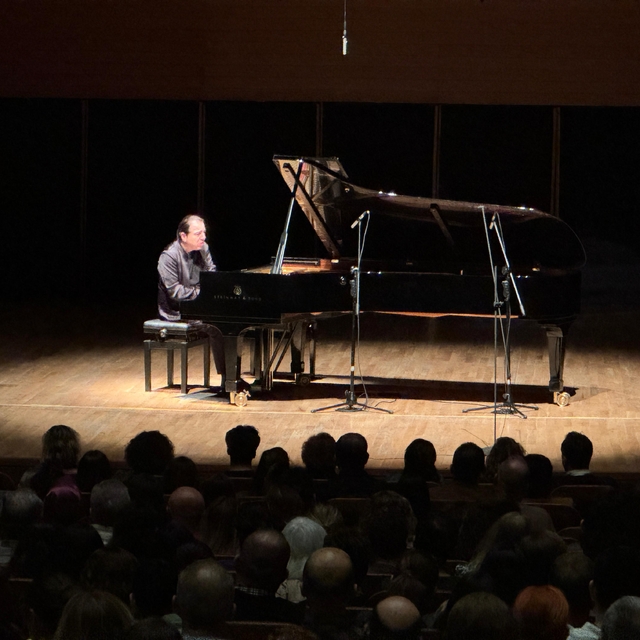 Piyanist ve besteci Fazıl Say sahnedeki 50. yılını İzmir'de verdiği konserl...