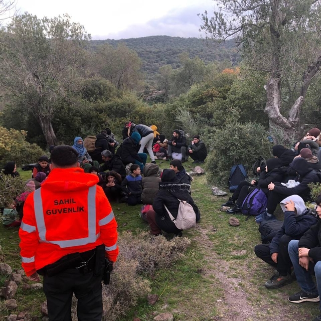 İzmir'de 48 düzensiz göçmen yakalandı