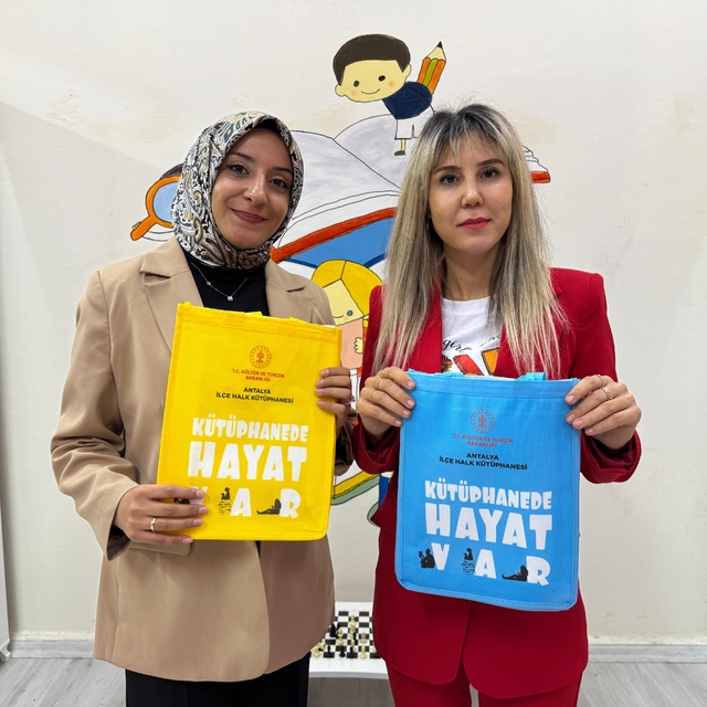 Antalya'da kitap okuma etkinlikleri anneleri bir araya getirdi
