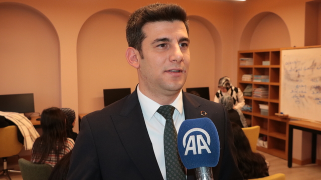 Kırsaldaki dezavantajlı kızlar, gönüllü öğretmenlerle üniversite sınavına hazırlanıyor