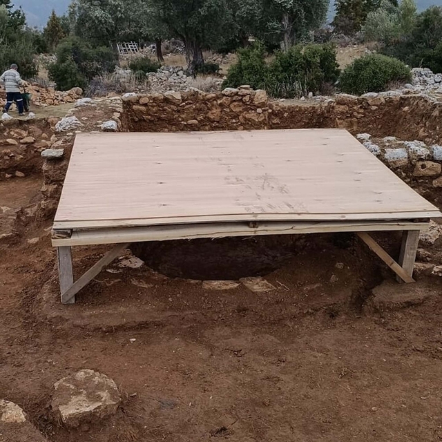 Beçin Antik Kenti'ndeki kazılarda seramik fırınları bulundu