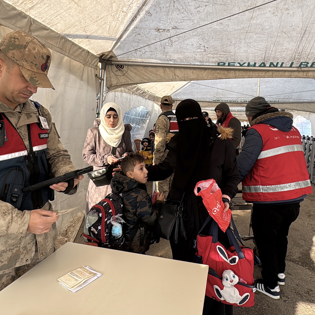 Suriyelilerin Hatay'daki sınır kapılarından ülkelerine dönüşü sürüyor