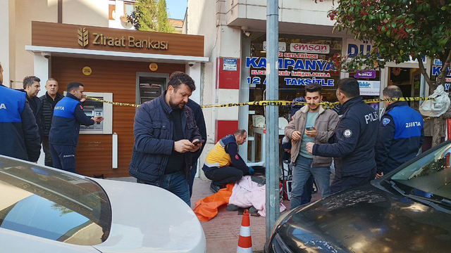 Kocaeli'de ATM'den para çekerken silahlı saldırıya uğrayan kişi öldü
