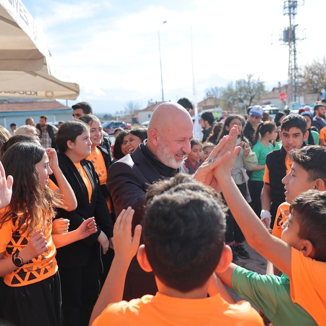 Kocasinan Belediyesi, Boztepe Mahallesi'ne voleybol ve halı saha yapacak