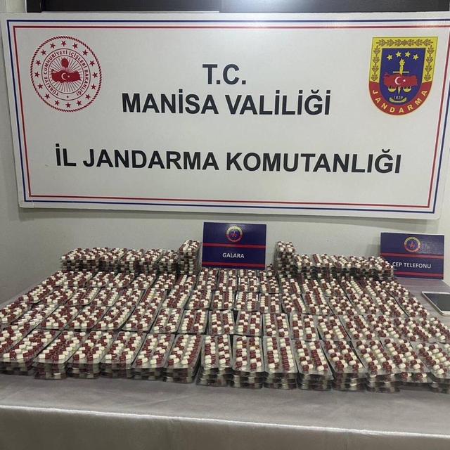 Manisa'da çantasında sentetik ecza bulunan şüpheli tutuklandı