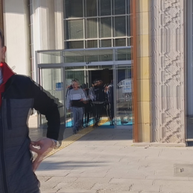 Göçmen kaçakçısı şüphelisinin yakınından gazetecilere tepki: Adam mı öldürd...