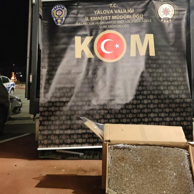 Yalova'da 3 milyon adet dolu makaron ele geçirildi