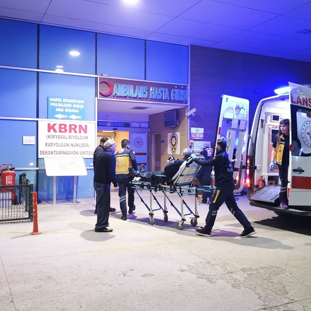 İnegöl'de elini kesen işçi hastaneye kaldırıldı