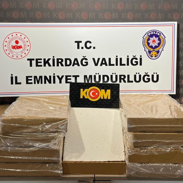 Tekirdağ'da otomobilde 75 bin makaron ele geçirildi
