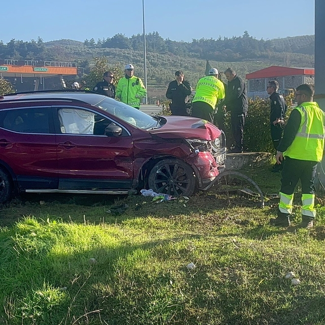 Sürücüsünün 50 kilometre kaçıp polis otosuna çarptığı cipten uyuşturucu çık...