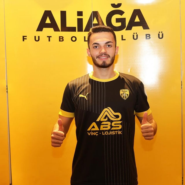 Aliağa FK'da 2 içeri 1 dışarı