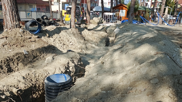 Kanalizasyon kazısında bulunan insan kemikleri çıkarıldı