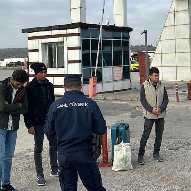 Balıkesir'de 3 düzensiz göçmen yakalandı