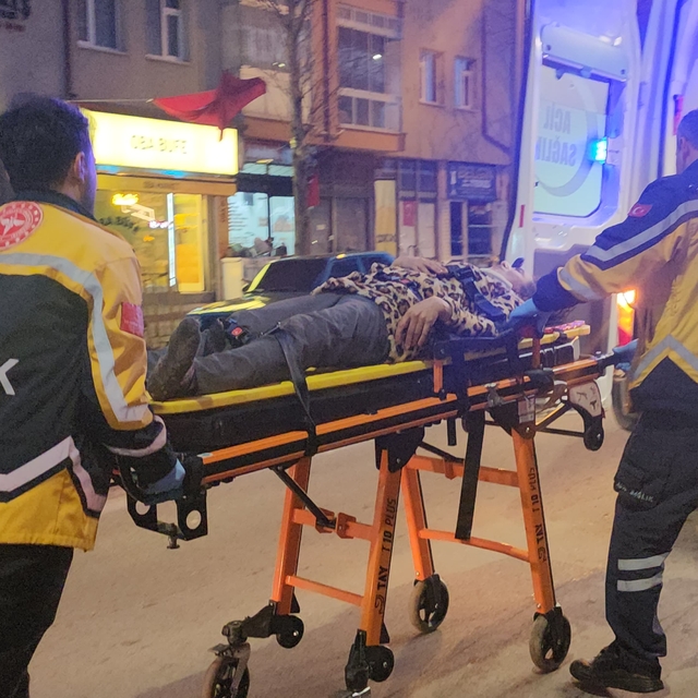 Konya'da tartıştığı eşi elinde bıçakla sığındığı eve gelince pencereden atl...