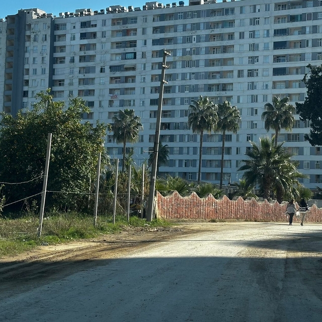 Mersin'de 13'üncü kattan düşen 2 genç, öldü