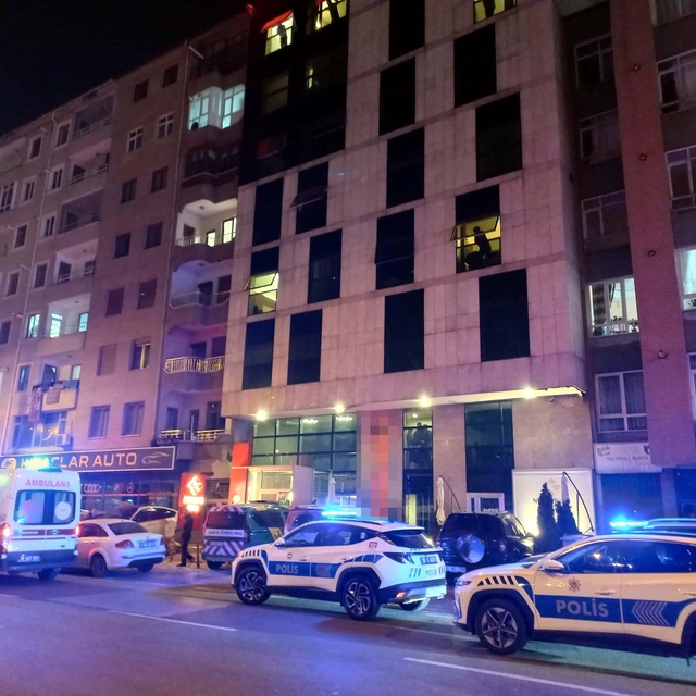 Borç- alacak nedeniyle tartıştığı kişiyi tabancayla öldürüp, intihar etti