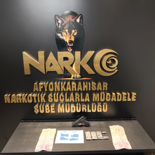 Afyonkarahisar'da uyuşturucu operasyonunda 3 şüpheli tutuklandı