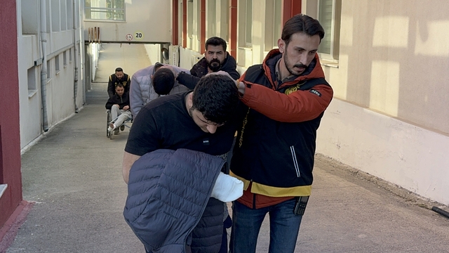 Adana'da bir kişinin kavgada tabancayla öldürülmesiyle ilgili 3 zanlı tutuklandı