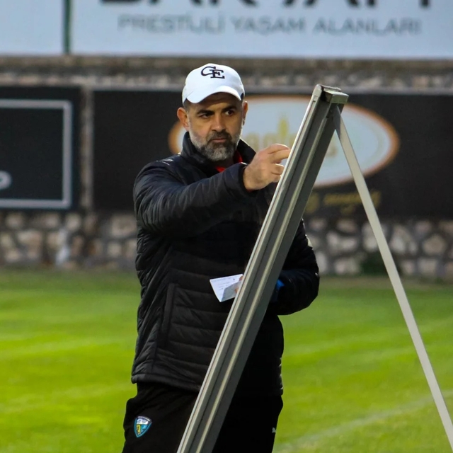 Karacabey Belediyespor'un teknik direktörü Cihan Erdil ilk yarıyı değerlend...