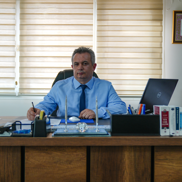 Yemek ücreti ödemek istemeyen öğrencinin bursunu düşüren özel okula para ia...