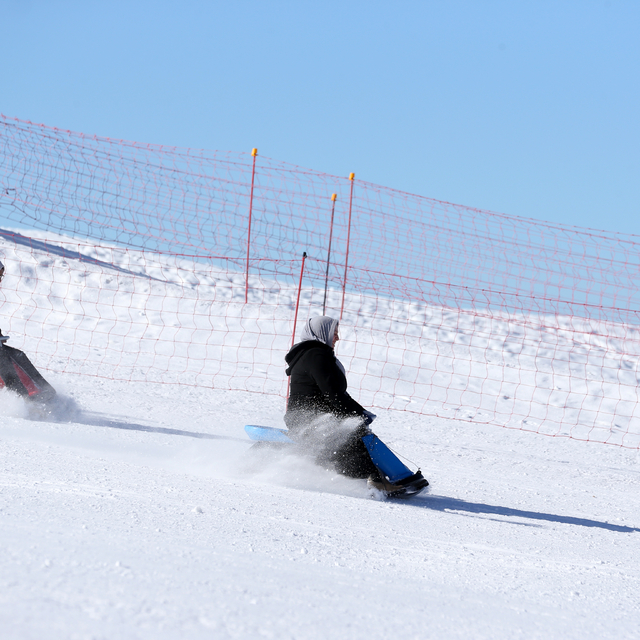 Yamacında yaşadıkları Erciyes'e ilk kez çıkan kadınlar çocuklar gibi eğlend...