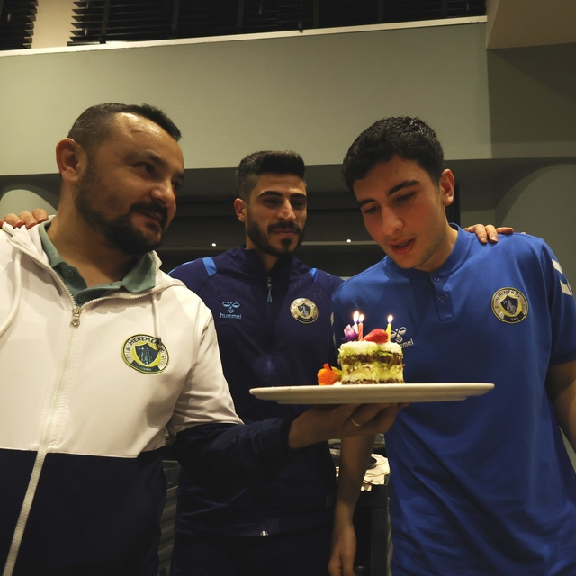 Menemen FK'da Fethi Sekin'in futbolcu oğlu Burak için özel kutlama
