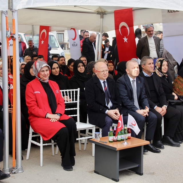 Türk Kızılay Genel Başkanı Yılmaz, Bursa'da aşevi açılışında konuştu: