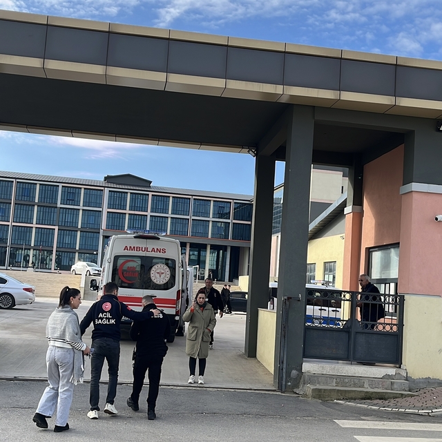 Tartıştığı sınıf arkadaşı tarafından bıçaklanan liseli yaralandı