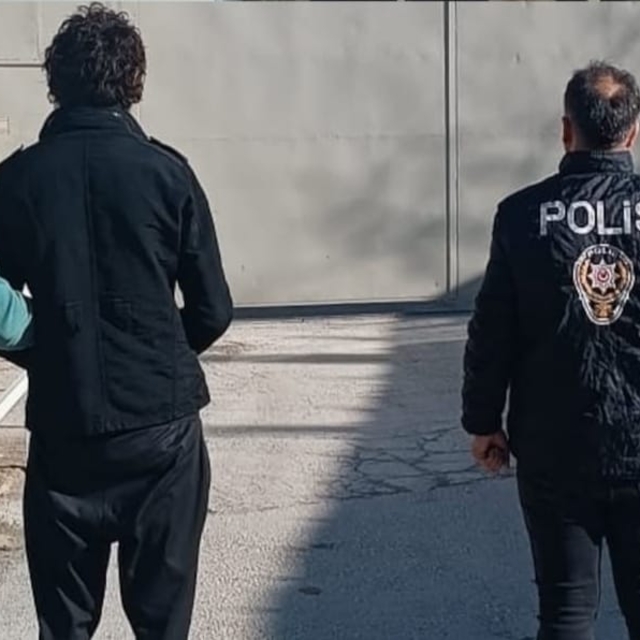 Bozüyük'te evden hırsızlık yapan 2 kişi tutuklandı