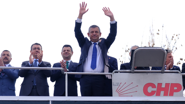 Özgür Özel: Milletin gözüne değil, bakanın sözüne bakıyorsunuz (2)