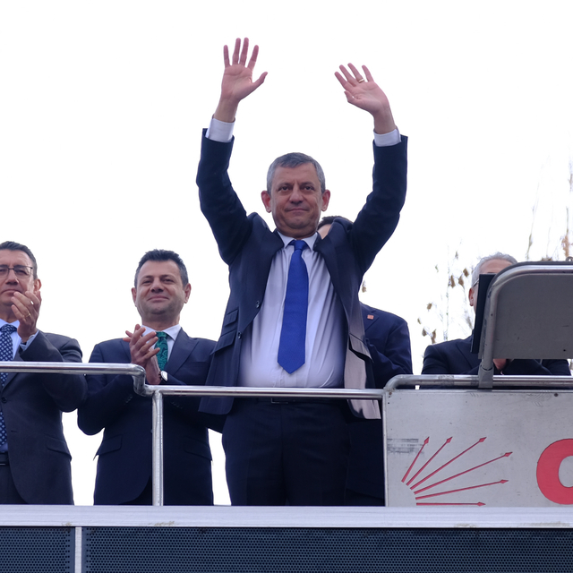 Özgür Özel: Milletin gözüne değil, bakanın sözüne bakıyorsunuz (2)