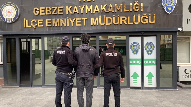 Kocaeli'de kesinleşmiş hapis cezası bulunan 2 hükümlü yakalandı